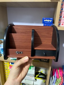 Hộp Cắm Bút Gỗ HX-1013 – Thiết Kế Nhiều Ngăn, Gỗ Ép Cao Cấp, Trang Nhã, Tiện Lợi Cho Bàn Học & Văn Phòng