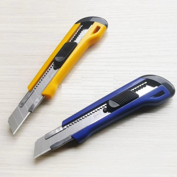 Dao Rọc Giấy Deli 2042 – Lưỡi Sắc Bén, Thiết Kế An Toàn, Dễ Sử Dụng