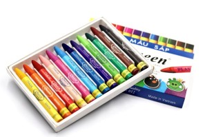 Sáp Màu Queen 12 Màu – Tô Vẽ Sáng Tạo, An Toàn Cho Bé
