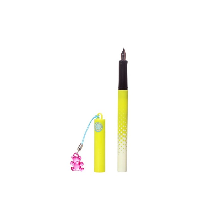 Bút Máy Hồng Hà Nét Hoa 2273 – Ngòi Mài Viết Thanh Đậm, Mực Ra Đều, Phù Hợp Luyện Chữ Đẹp Chuẩn Tiểu Học