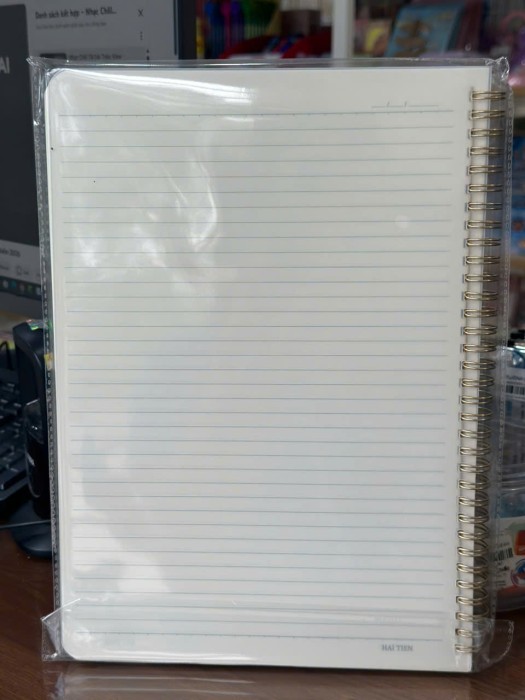 Sổ Lò Xo A4 Hải Tiến The Light 9820 Bìa Nhựa Kẻ Ngang 200 Trang Giấy 80gsm