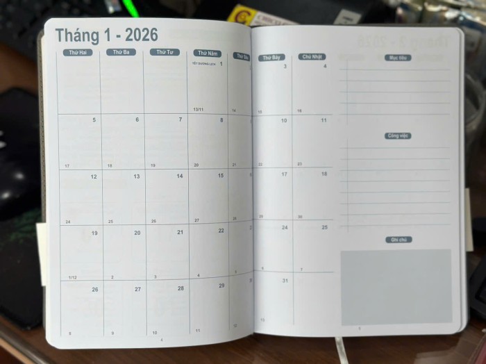 Sổ Lịch Agenda 2026 Hải Tiến 228 Trang 4542 – Kích Thước 165x240mm, Giấy 80gsm, Khuy Bấm Nam Châm