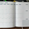 Sổ Lịch Agenda 2026 Hải Tiến 228 Trang 4542 – Kích Thước 165x240mm, Giấy 80gsm, Khuy Bấm Nam Châm